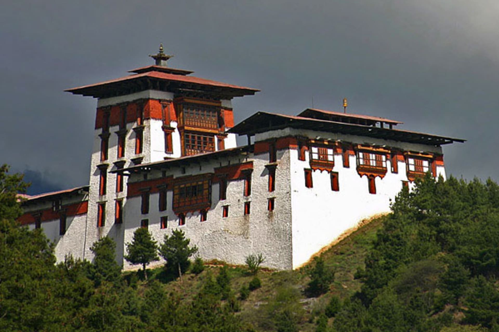 Jakar Dzong a popular place in bhutan